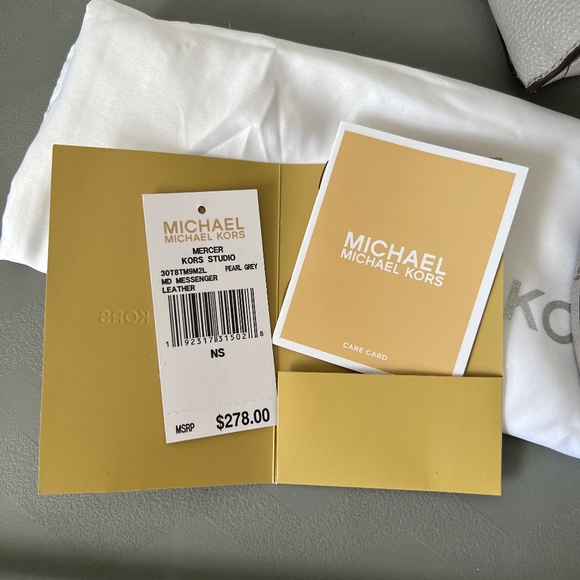 EUC - Michael Kors MD Mercer Crossbody Bag - Pearl Grey - Picture 12 of 15